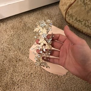 WORN ONLY ONCE! Bridal Tiara headpiece.